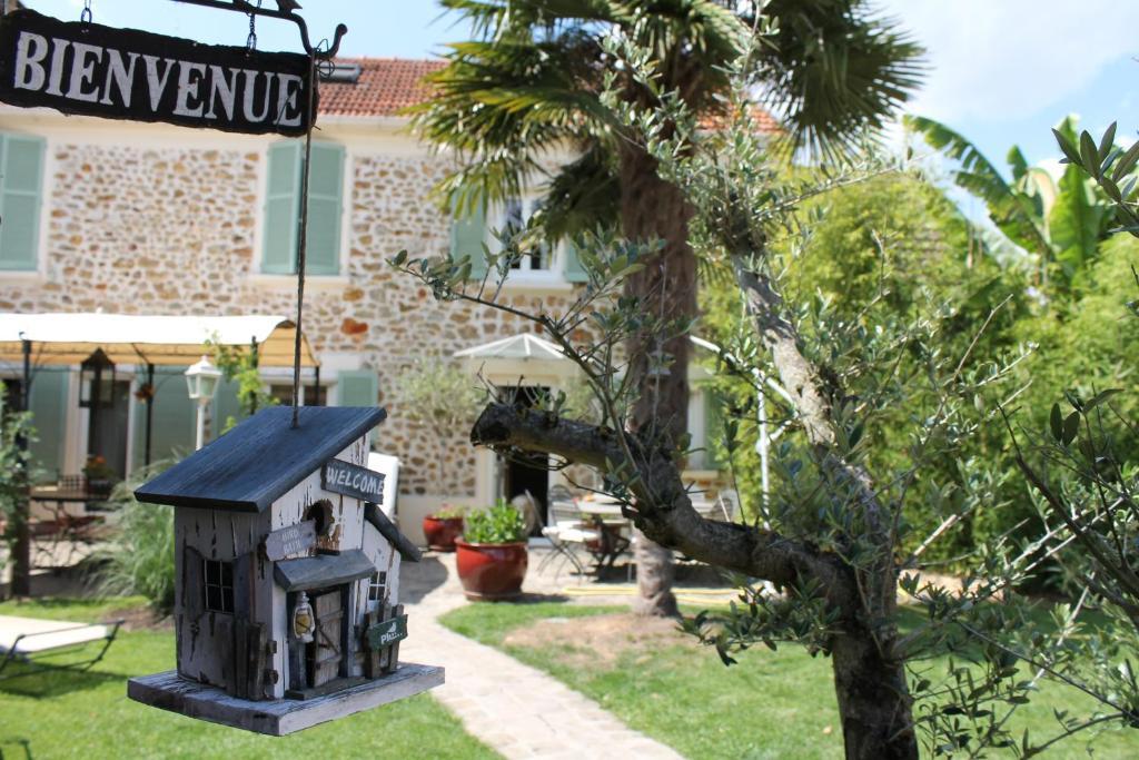 Gites Le Petit Nailly Magny-les-Hameaux Exterior photo